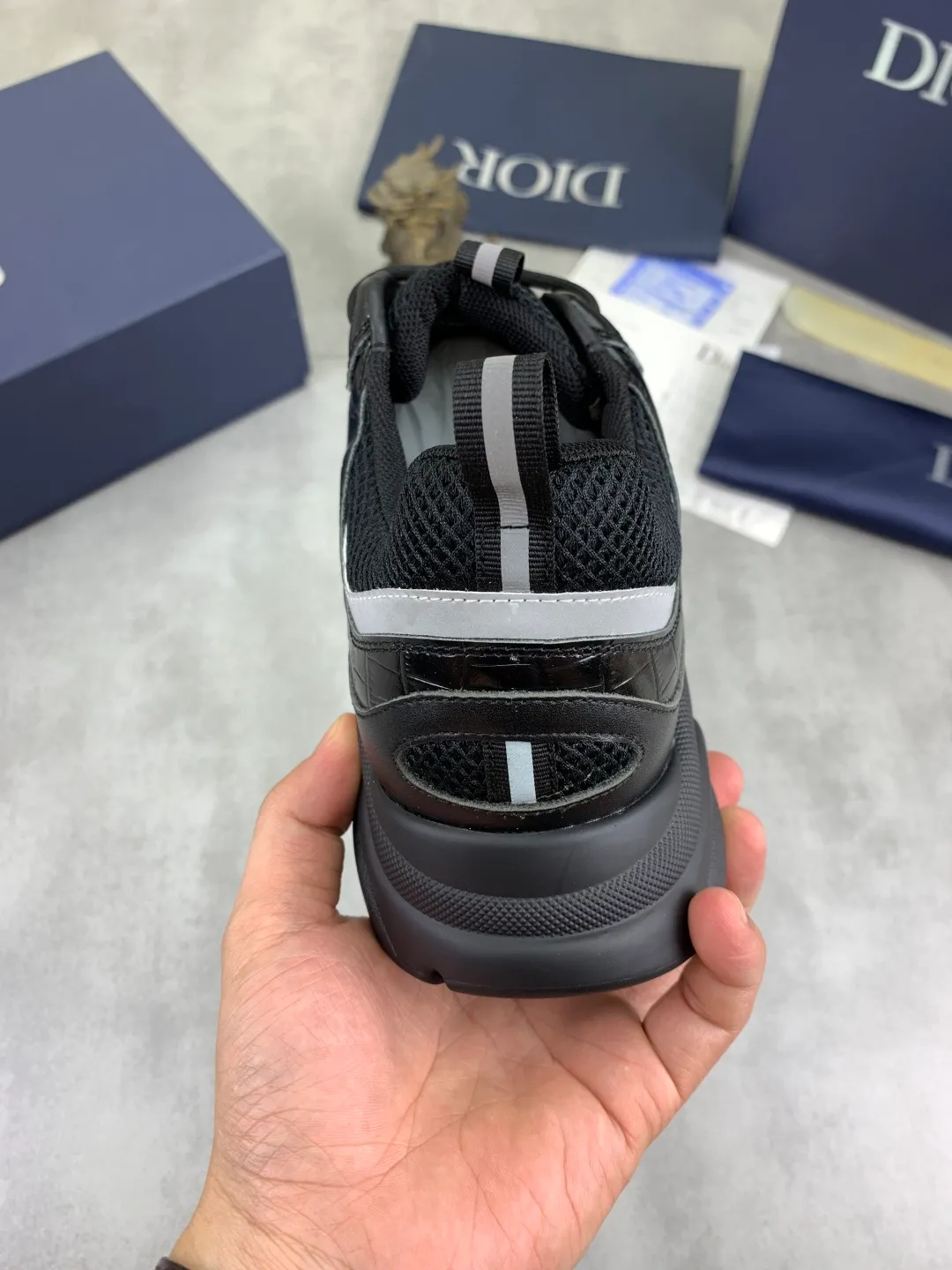 Men's shoes 💰P480 new style 💰new color high quality🔥🔥🔥, Dior [Dior] official website newly released 1:1 copy, the shoe body is made of imported original fine and breathable cloth and selected first-layer cowhide ➕original fine mesh lining insole, perfect shape and top quality 🙈rubber foam combination outsole is super light and wear-resistant👣, super hot style Code number: 38-45 (46 47 customized)
